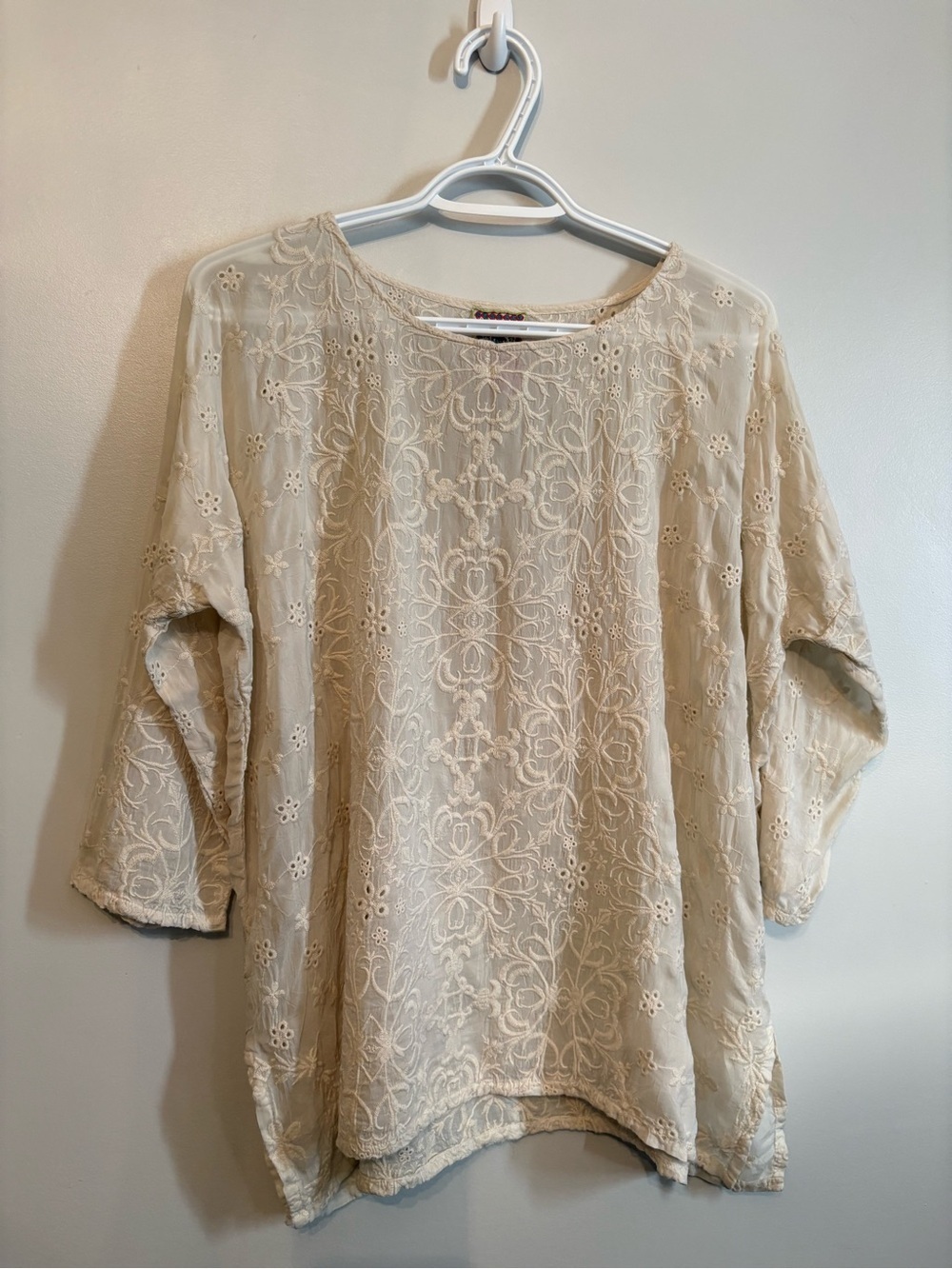 Johnny Was blouse shirt 100% Cupra Rayon eyelet lace embroidery detailing small